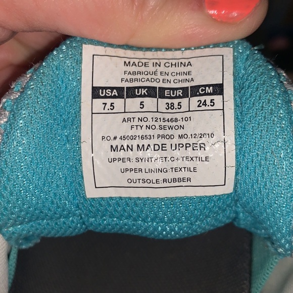 Under Armour Women’s Running Shoes Sz 7.5 - Picture 6 of 6